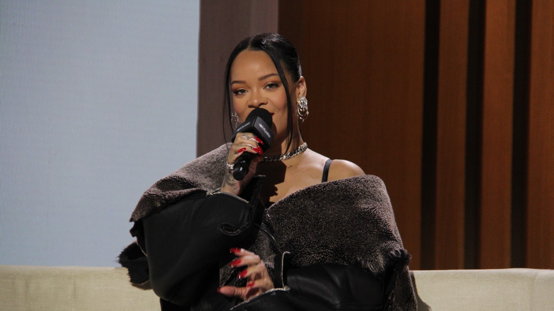 Super Bowl Is Rihanna Pregnant Cbs