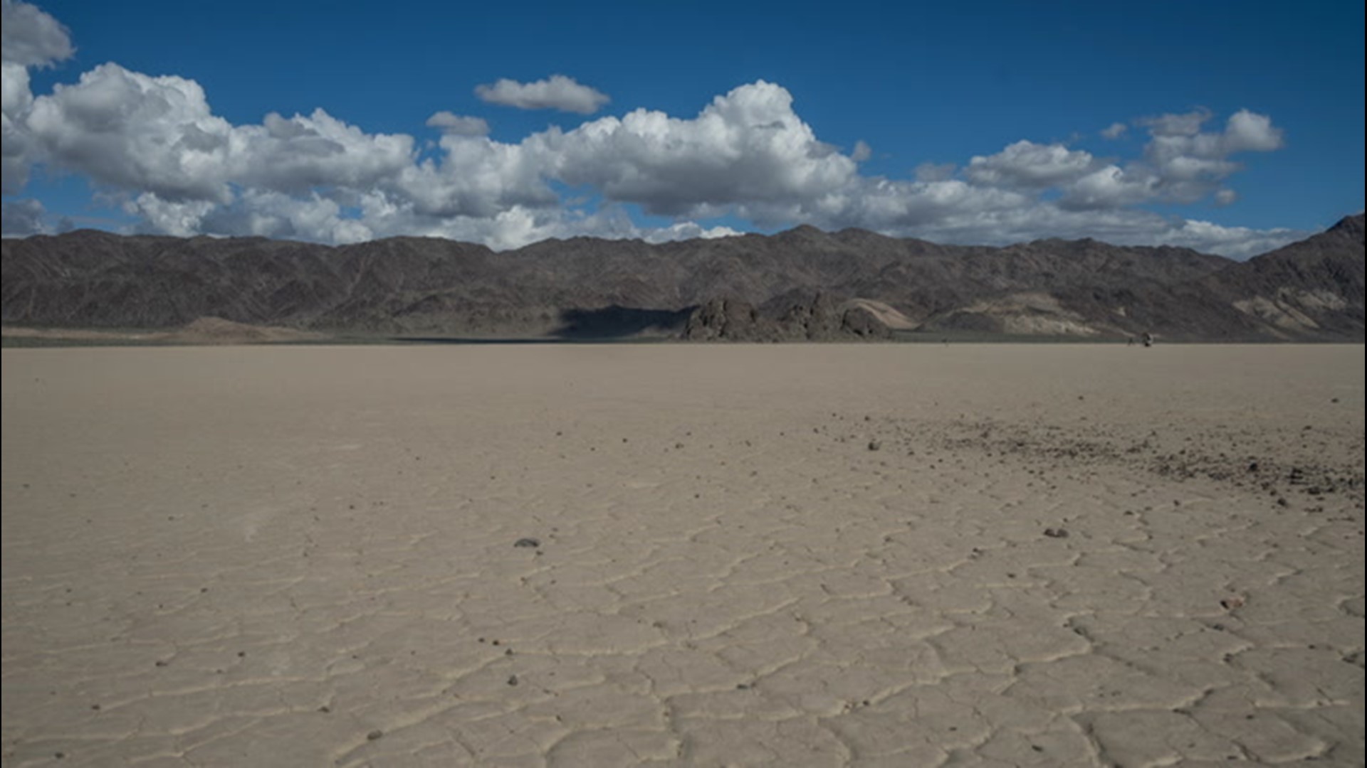 What may be hot in one place may feel hotter in another, even if the thermometer does not indicate it. Here are the differences between dry heat and humidity.