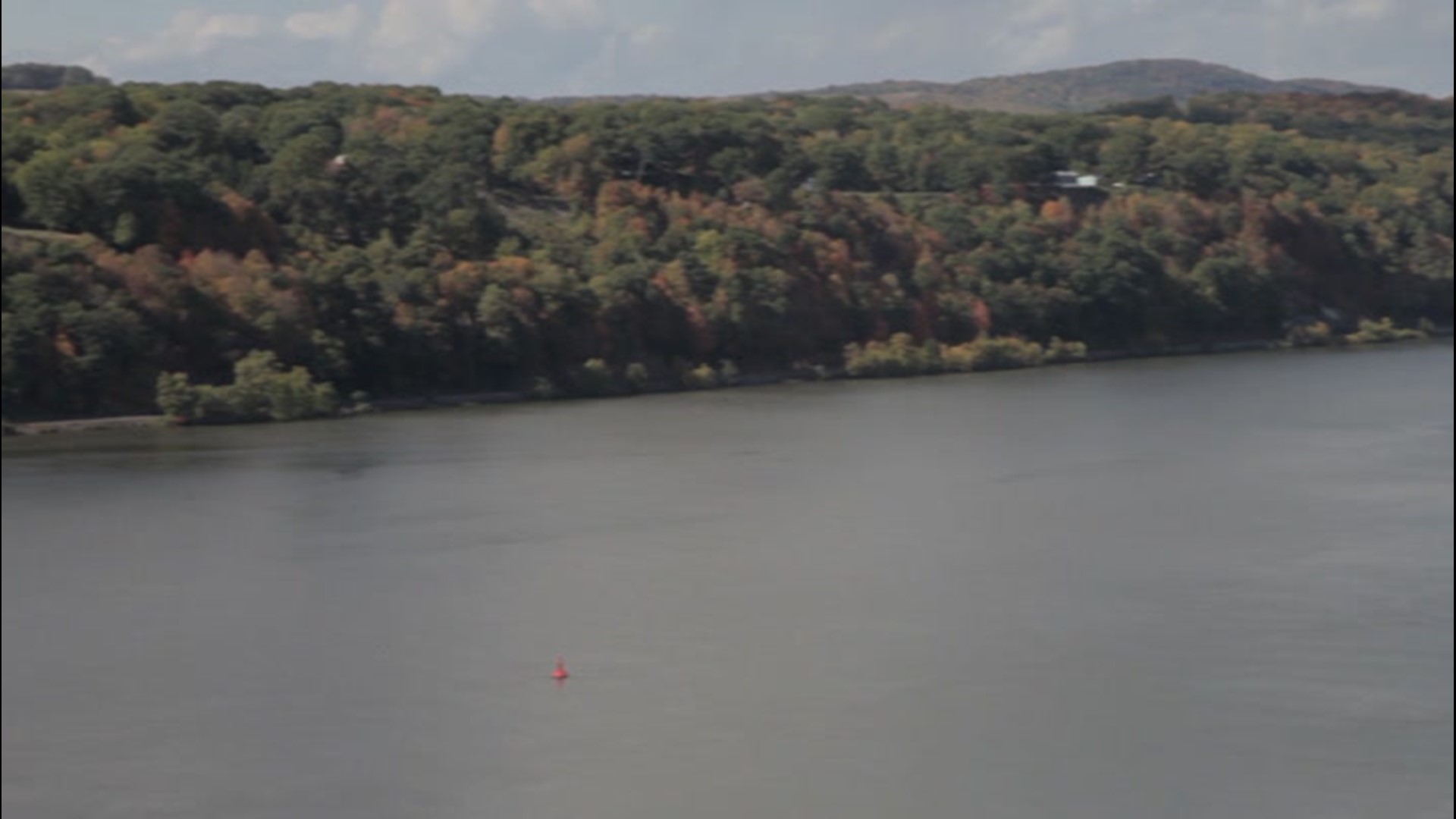 Accuweather's Dexter Henry visited the Hudson Valley region of New York where the leaves on trees are getting closer to peak colors.