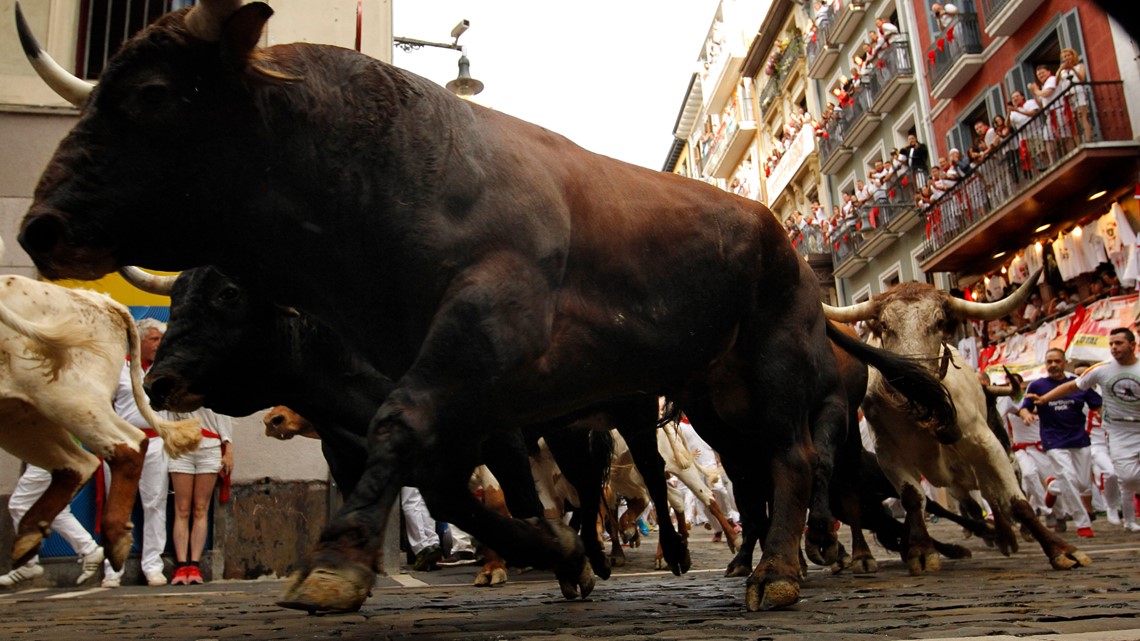 Man's attempt at bull run selfie ends with him getting gored(00)
