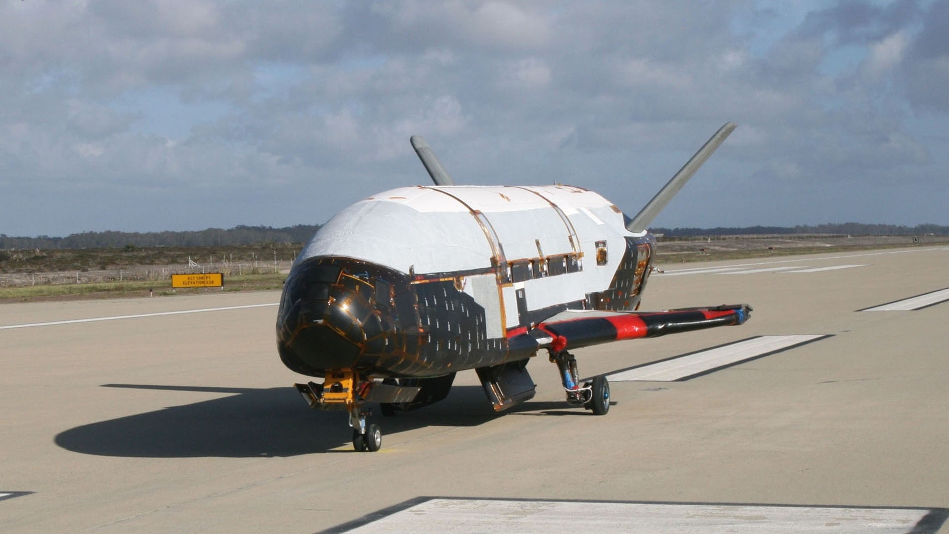 Secretive Air Force X 37b Space Plane Breaks Orbit Record
