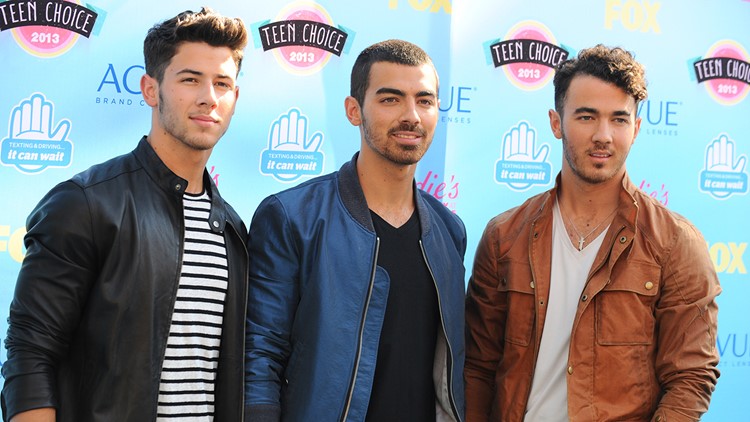 Jonas Brothers Announce Happiness Begins Tour Cbs8 Com