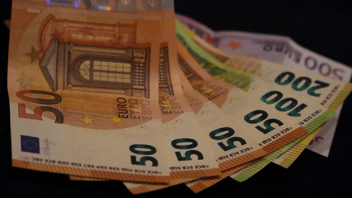 Euro falls worth less than 1 USD cbs8