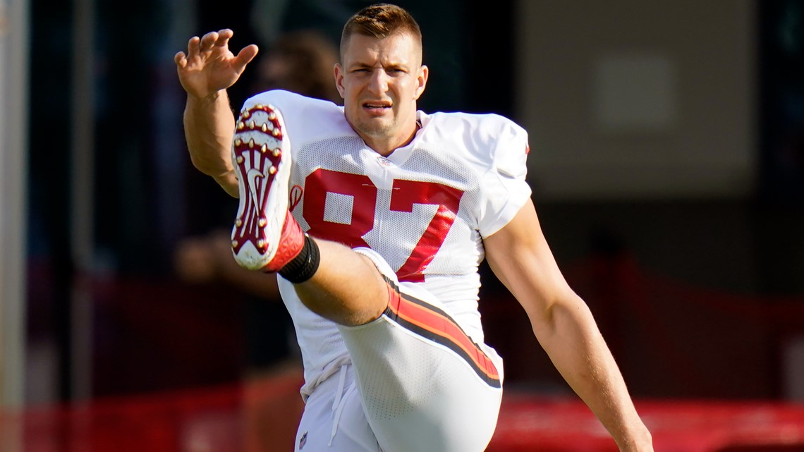 Rob Gronkowski Hosts Football Clinic For Women - CBS Boston