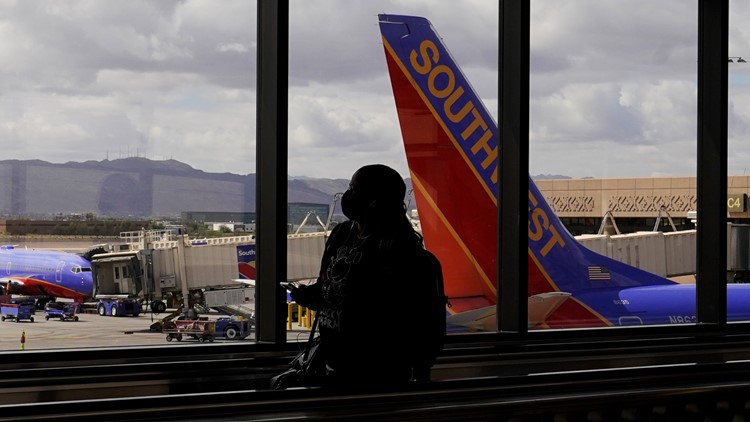 Southwest loses $278 million but sees profits rest of 2022