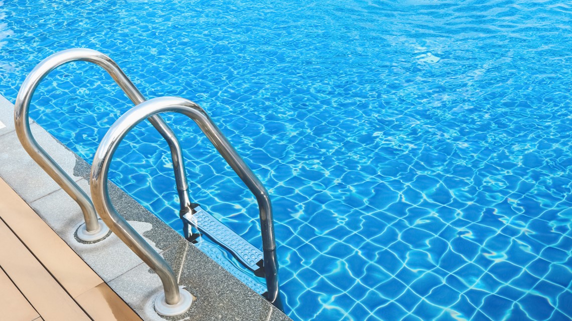 El Cajon mother outraged over child's swim lessons