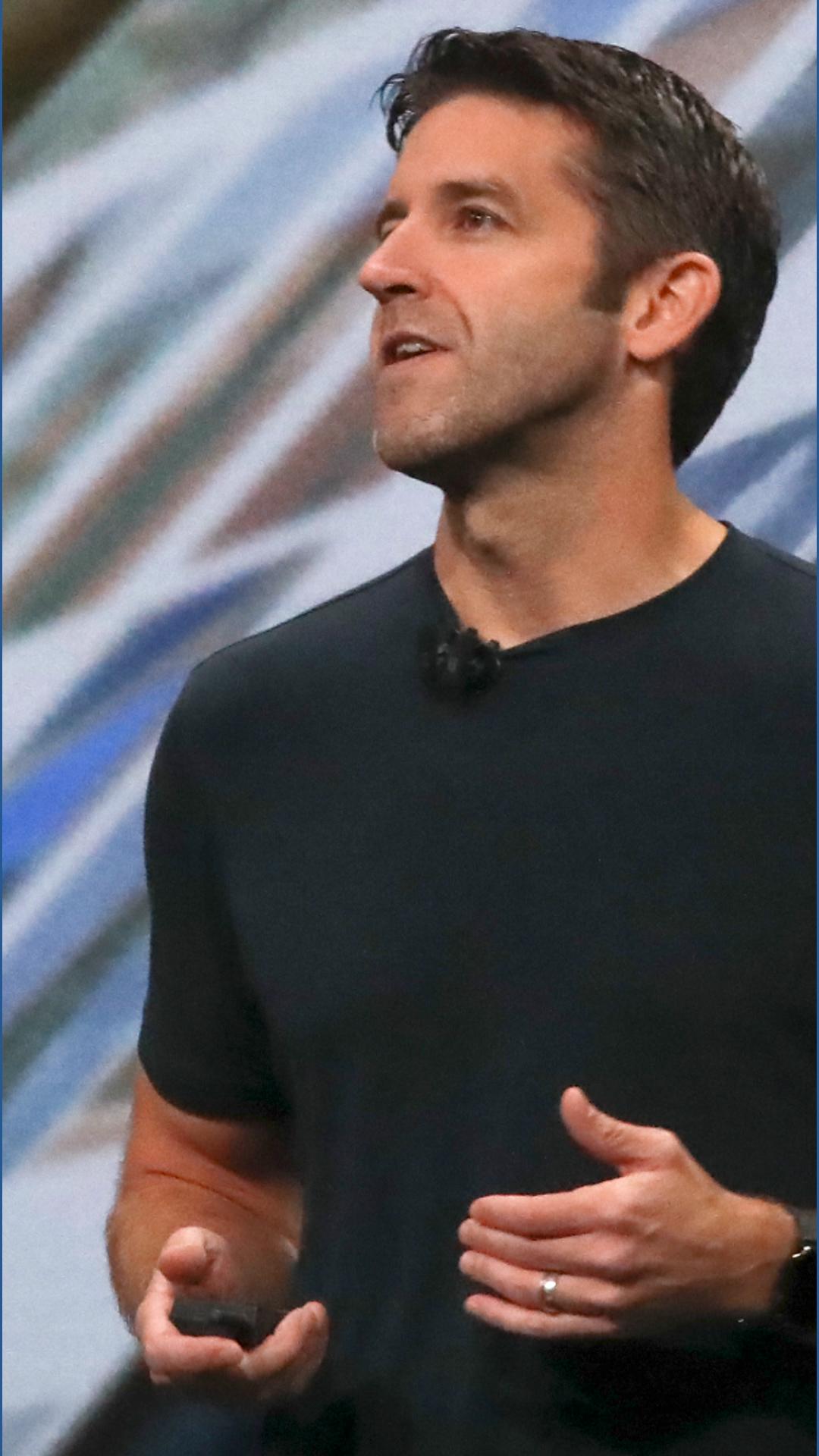 Apple names its next CEO, Tim Cook to step aside later this year | cbs8.com