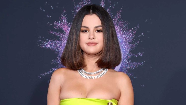 Selena Gomez Turns Her Dates Into Frogs in New 'Boyfriend' Music Video