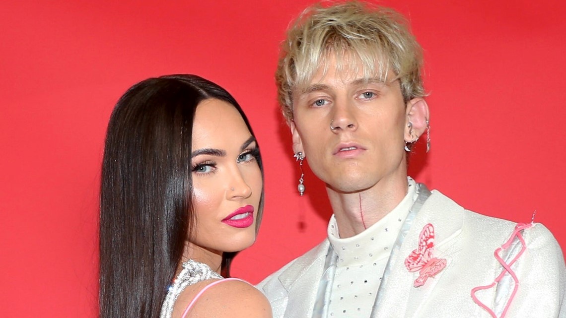 Megan Fox Porn Caption Trap - Megan Fox and Machine Gun Kelly Are Engaged | cbs8.com