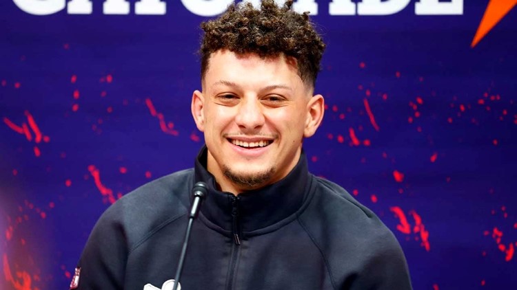 Patrick Mahomes Says He's 'Glad' Travis Kelce Is as 'Happy as He Is' Amid  Taylor Swift Romance | cbs8.com