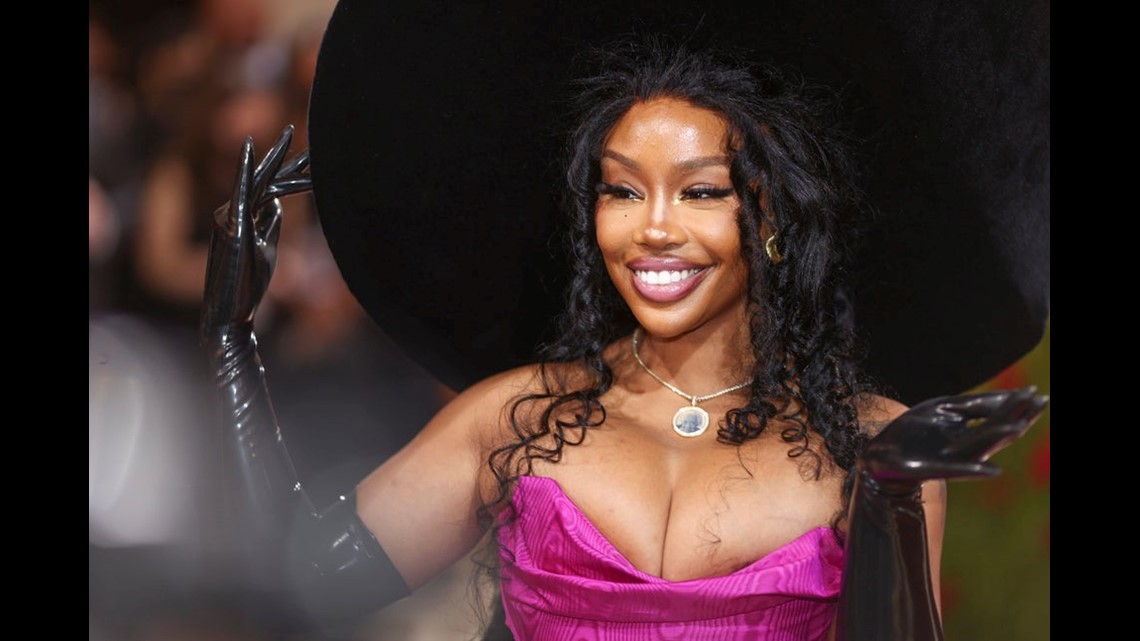 SZA Reveals Why She Had Her Breast Implants Removed