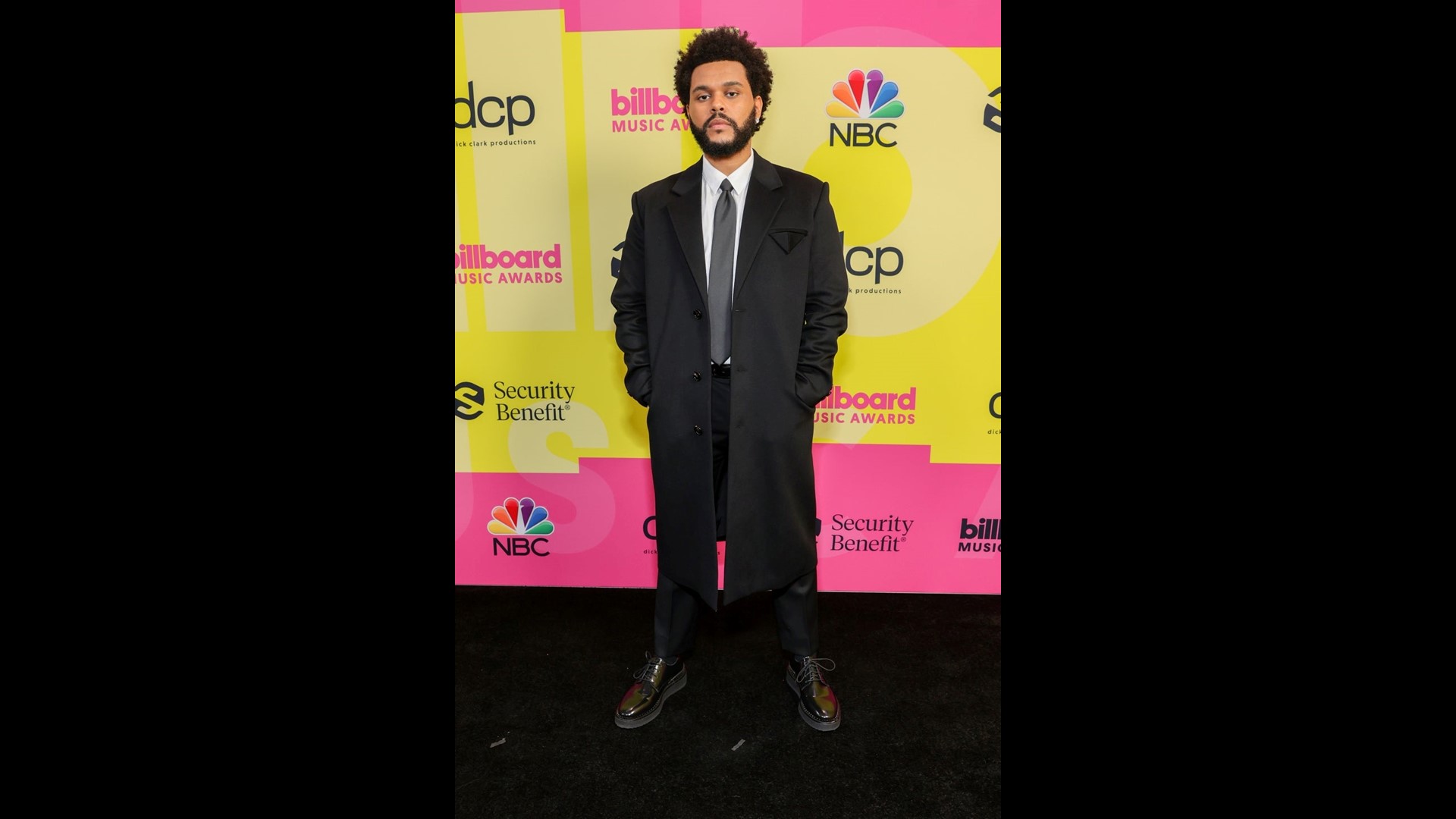 The Weeknd Ditches His 'After Hours' Red Suit for a New Look at 2021 ...
