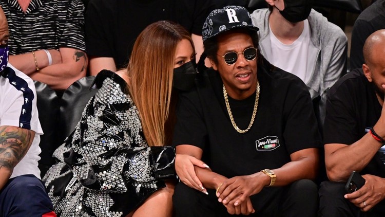Jay-Z, No Hair-Cut & Dope Sneaks, Hits the Knicks/Nets Game -  theJasmineBRAND