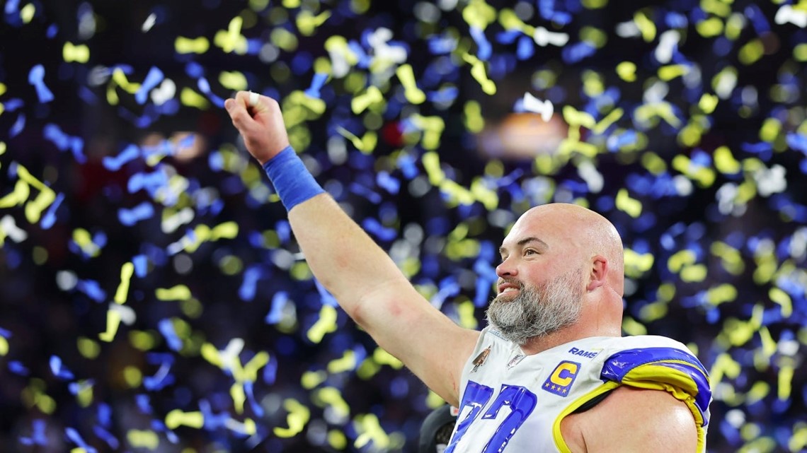 Andrew Whitworth Reacts to Pic of Daughter Reading at Super Bowl