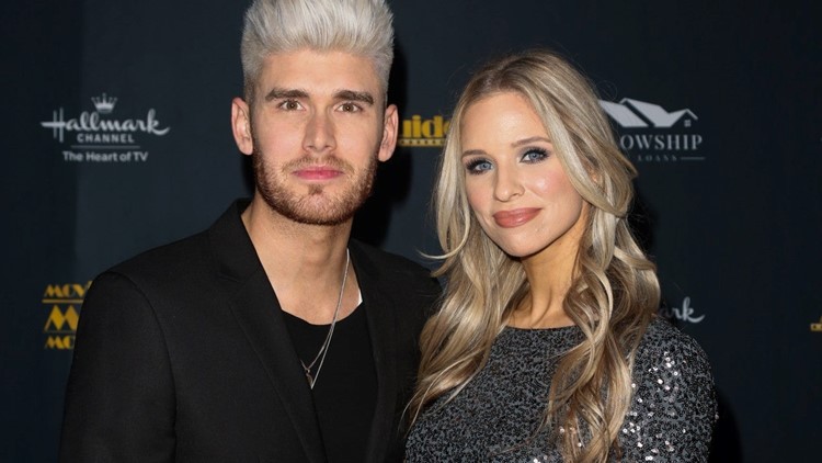 'American Idol' Alum Colton Dixon and Wife Annie Welcome Twin Girls ...