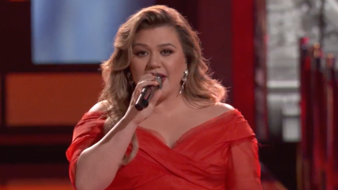 Kelly Clarkson Performs 'Christmas Isn't Cancelled (Just You)' on 'The Kelly Clarkson Christmas Isn T Canceled Just You