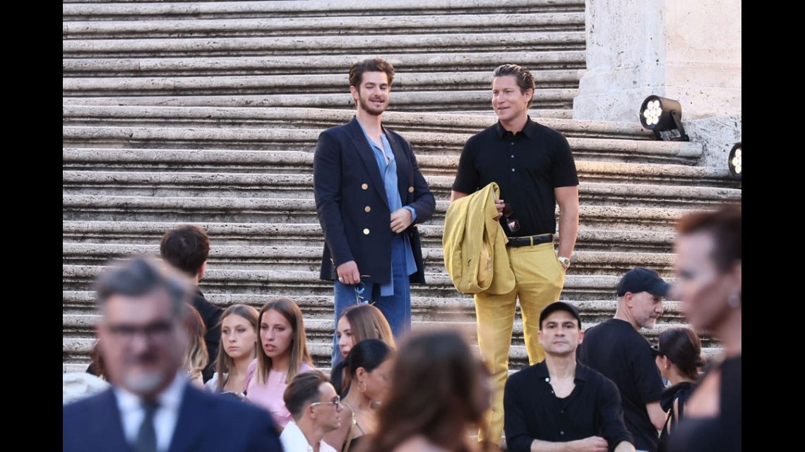 Anne Hathaway, Florence Pugh, Ariana DeBose and More Took Valentino's 'PP  Pink' Dresses and Precarious Platforms for a Spin in Rome - Fashionista