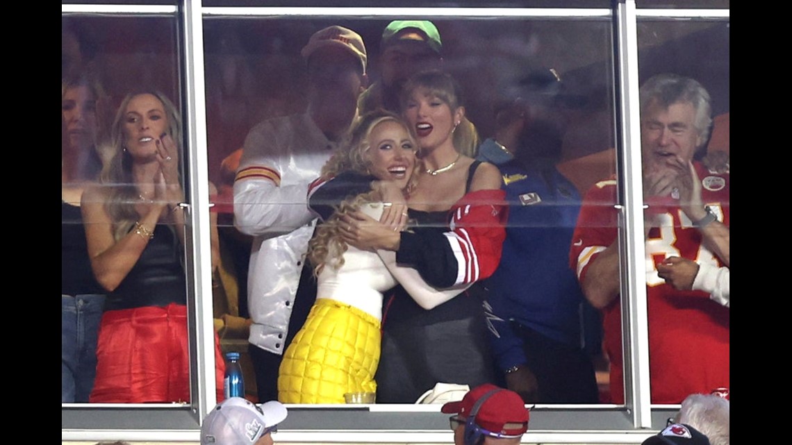 Taylor Swift Embraces Travis Kelce's Mother Donna During Chiefs vs. Jets  Game