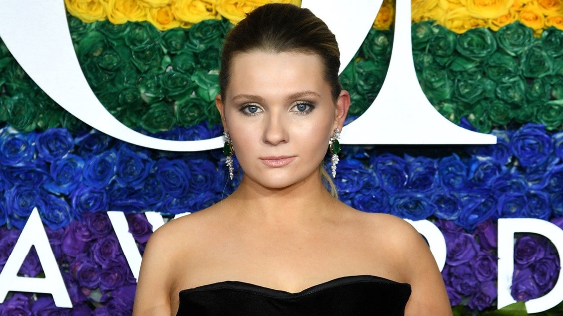 Abigail Breslin Mourns Father's Death After Battle With COVID19