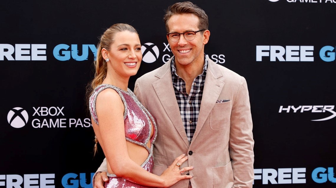 Ryan Reynolds says he made the first move on Blake Lively