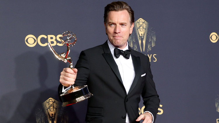 Ewan McGregor Can't Wait to Show Emmy to His and Mary Elizabeth Winstead's  New Son | cbs8.com