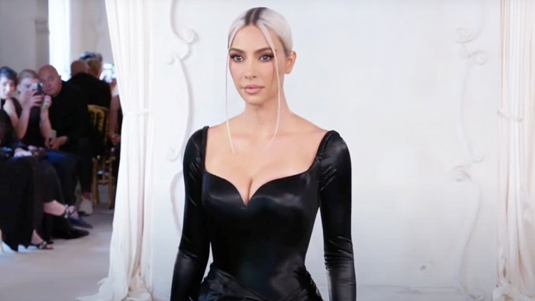 Kim Kardashians Alien Balenciaga Couture Was Social Media Gold  WWD