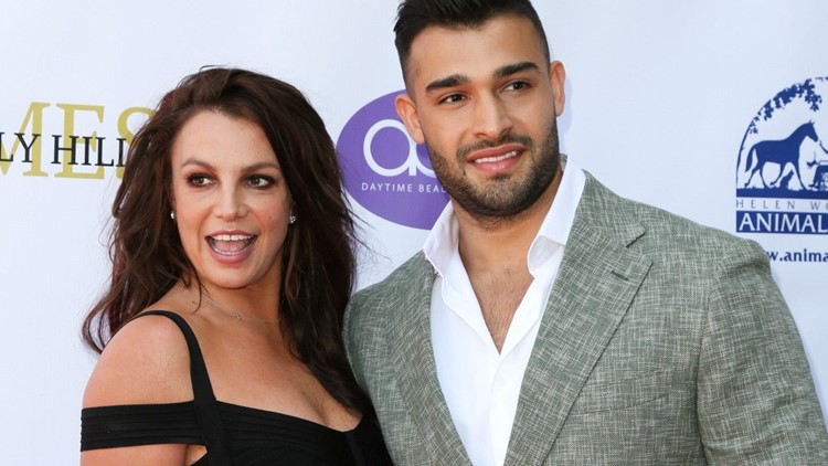 Britney Spears Boyfriend Sam Asghari Wants To Be A Young Dad And Take The Next Step In Their Relationship Cbs8 Com