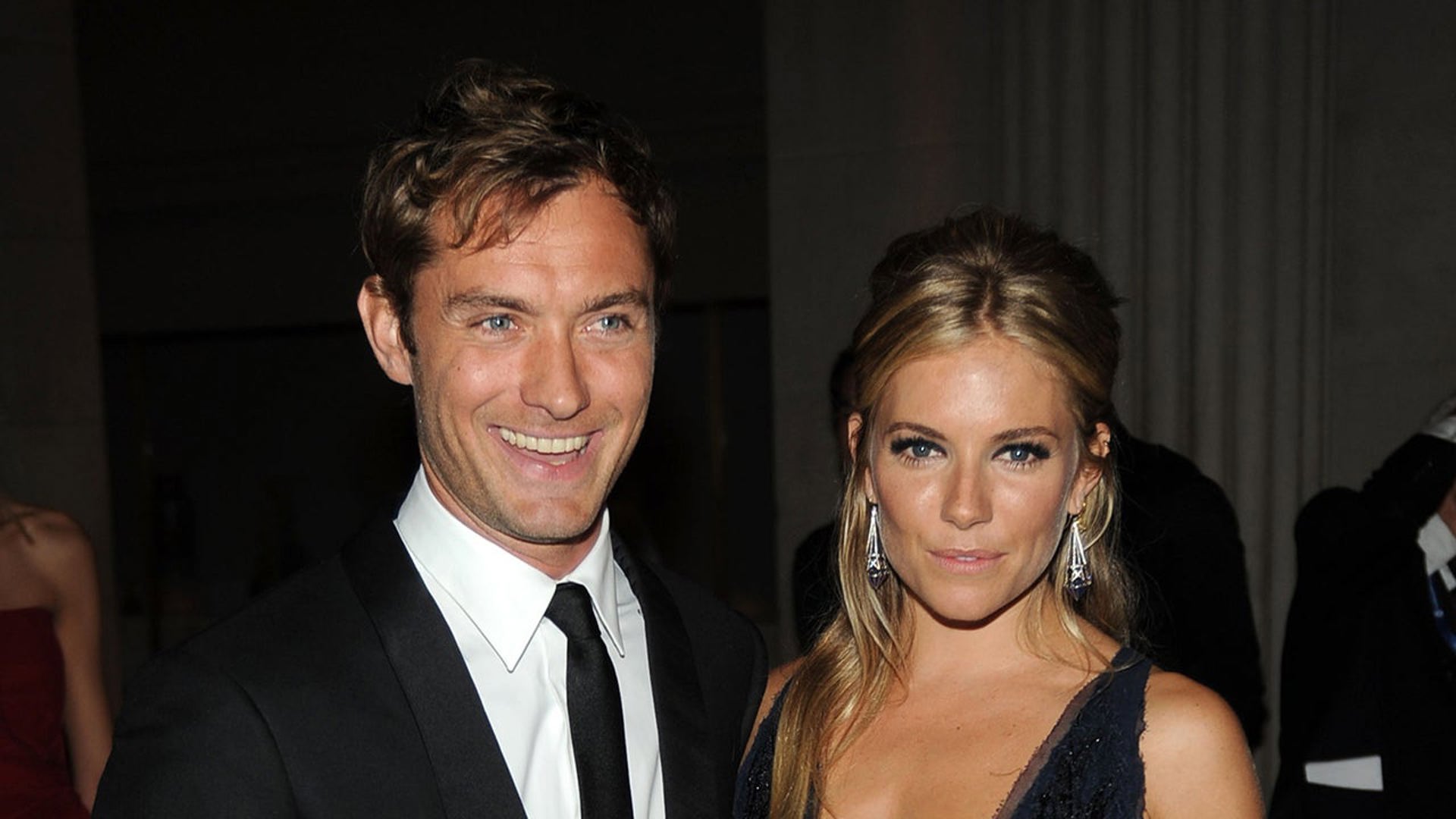 Sienna Miller Recalls 'Chaos' Surrounding Her Public Romance With Jude