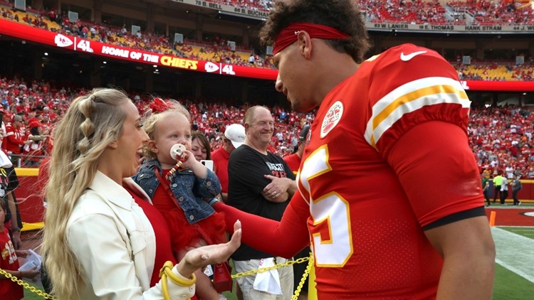 Patrick Mahomes, Brittany Matthews' Photos With Daughter Sterling