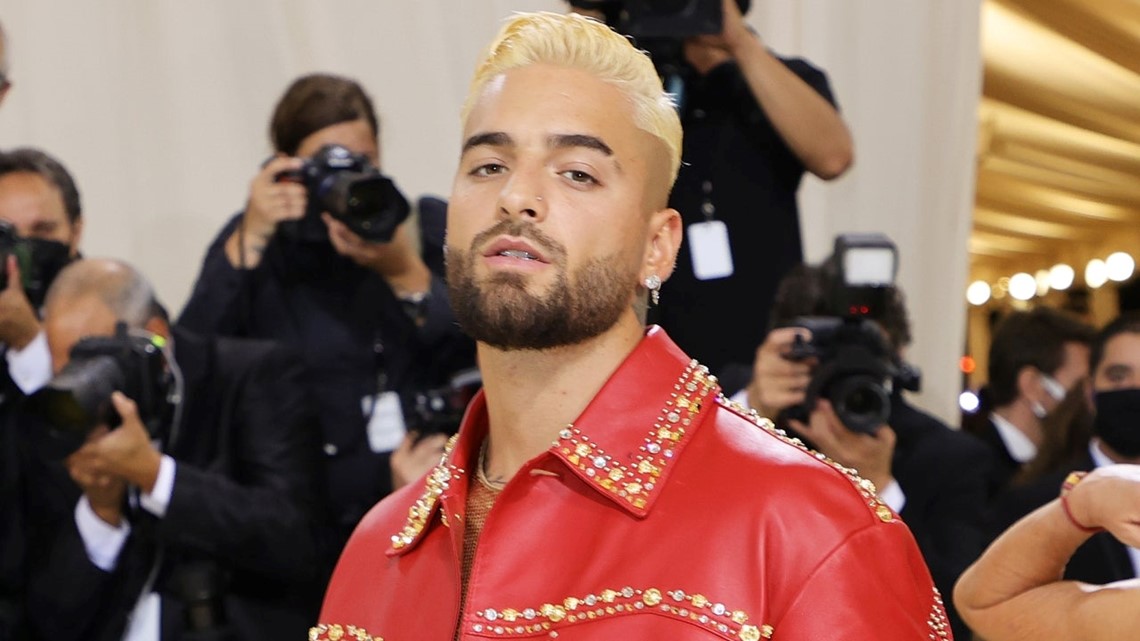 Maluma Outfit from November 25, 2021, WHAT'S ON THE STAR?