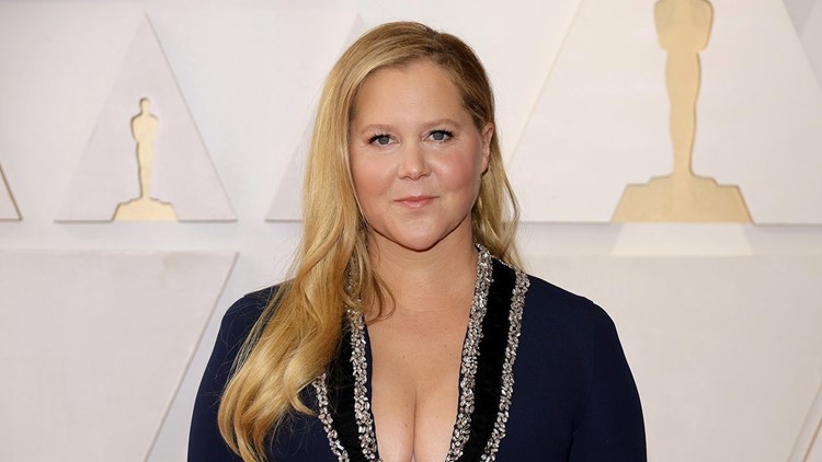 Amy Schumer Reveals Pretty Unfair Reason She Fired Penn Badgleys Wife As Her Doula 