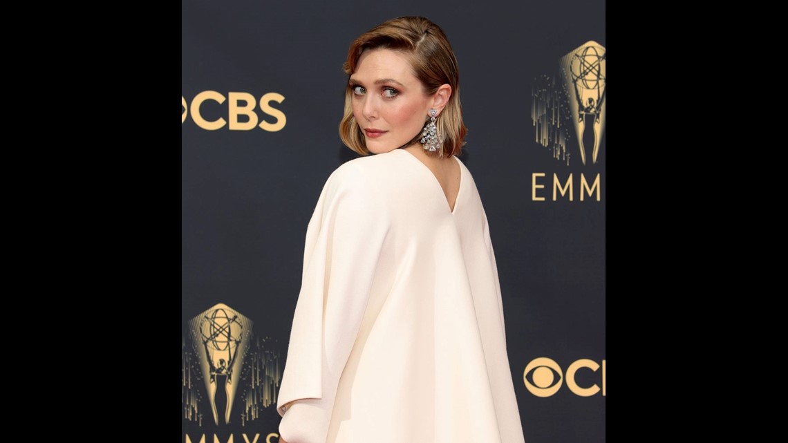 Elizabeth Olsen Wears Mary-Kate and Ashley's Line to the 2021 Emmy Awards | cbs8.com Elizabeth Olsen Wears Mary-Kate and Ashley's Line to the 2021 Emmy Awards | cbs8.com