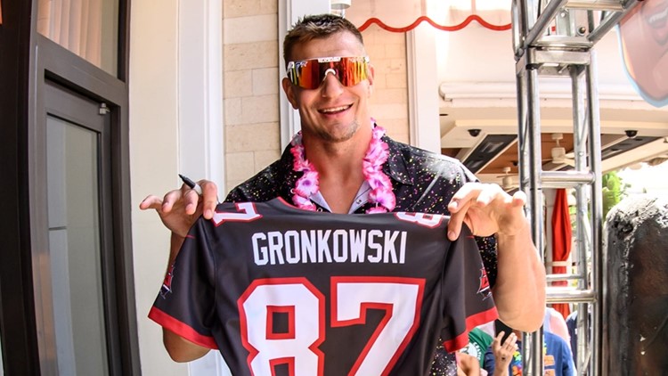 Groupon Partners With Rob 'Gronk' Gronkowski To Offer The Chance