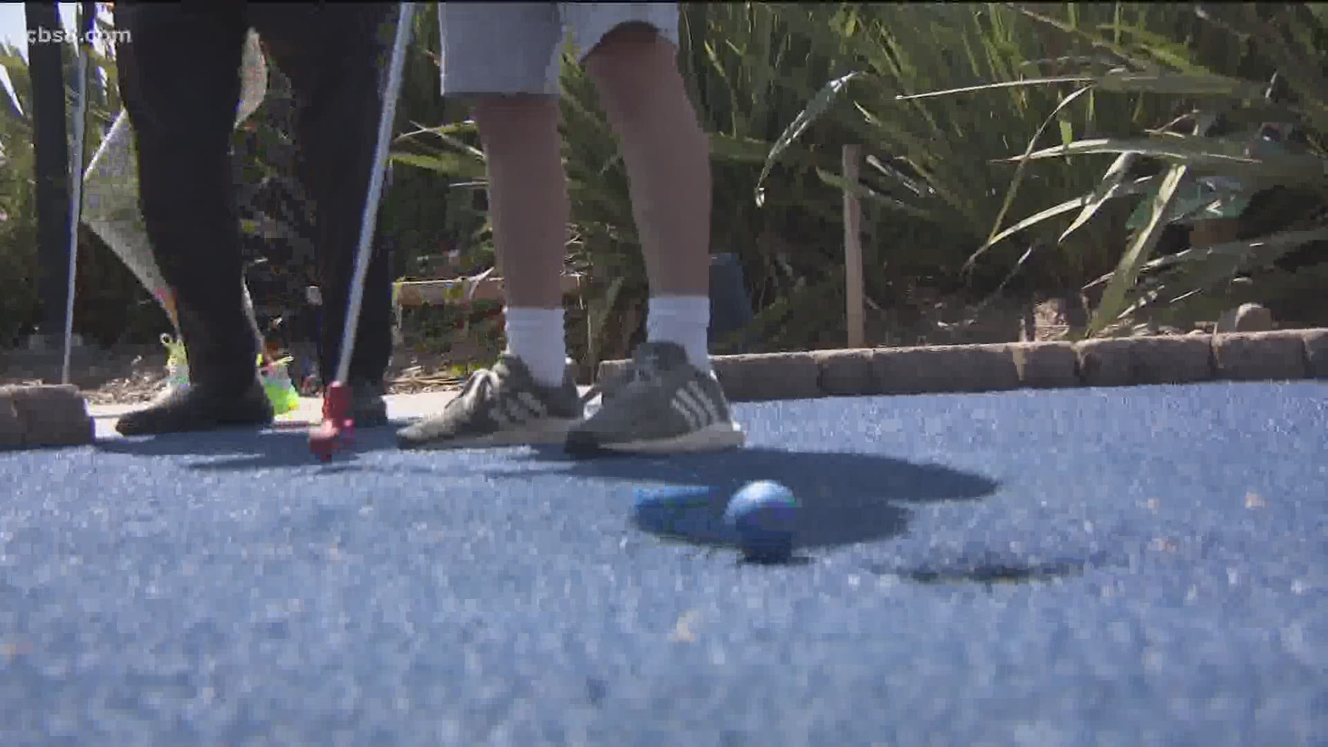 Act like a pro on the mini-golf course!