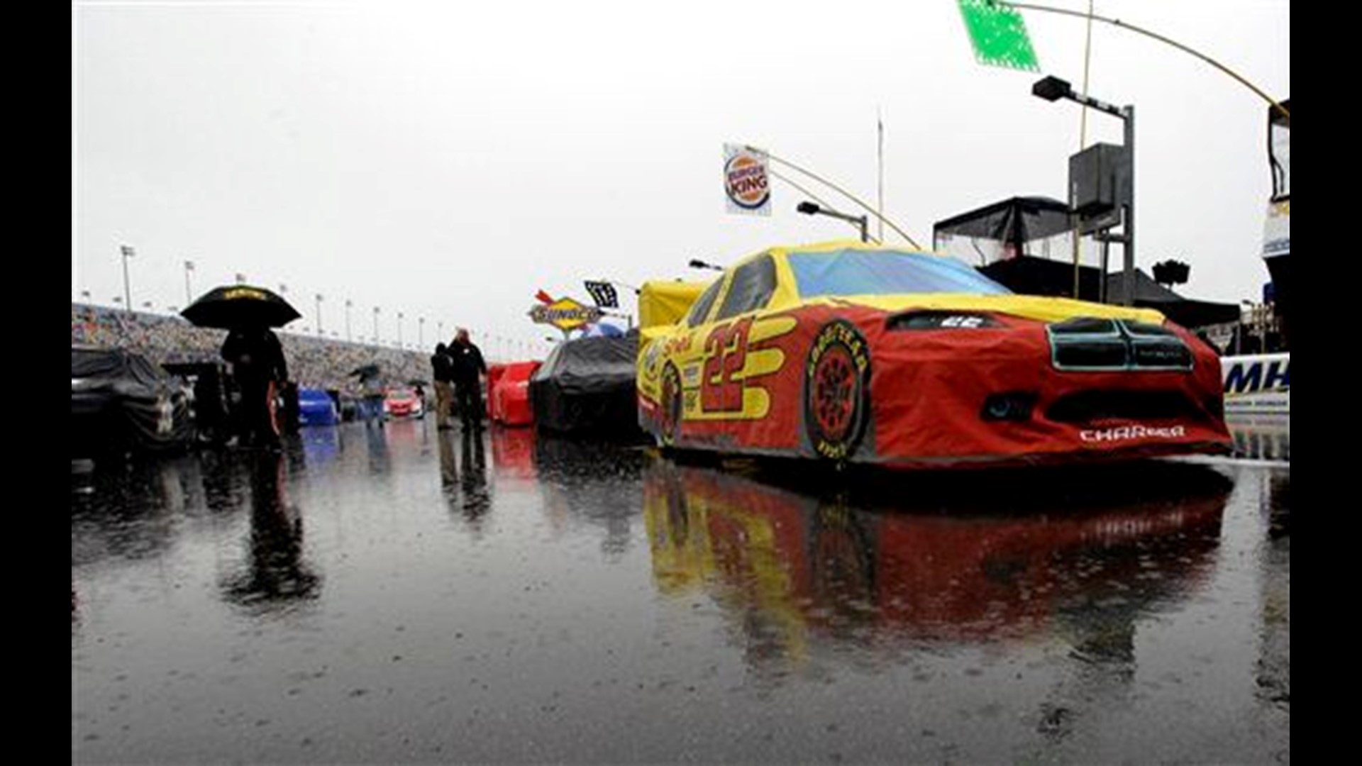 Rain delays start of NASCAR's Daytona 500