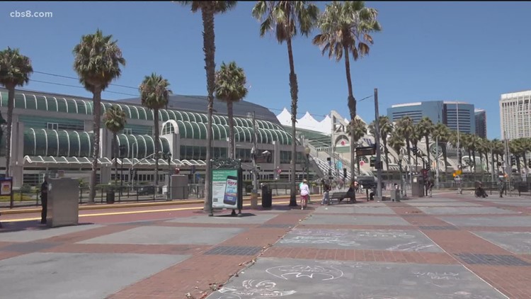 Comic-Con fans showcase art and donate blood