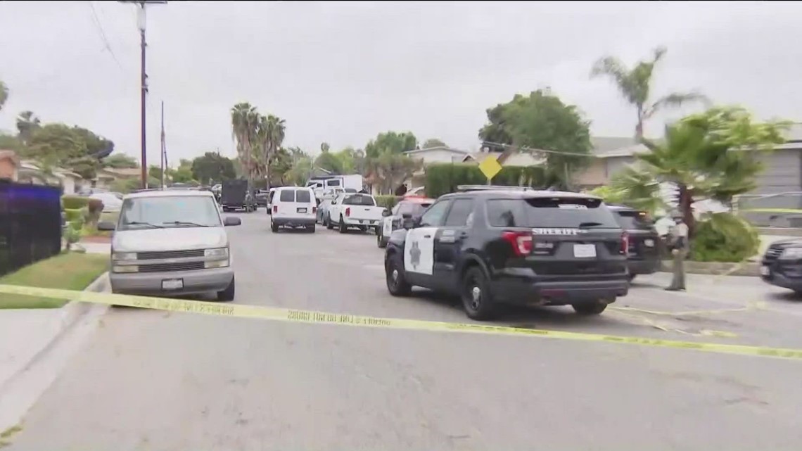 Standoff ends after man armed with AR-15 barricaded himself in Lemon ...