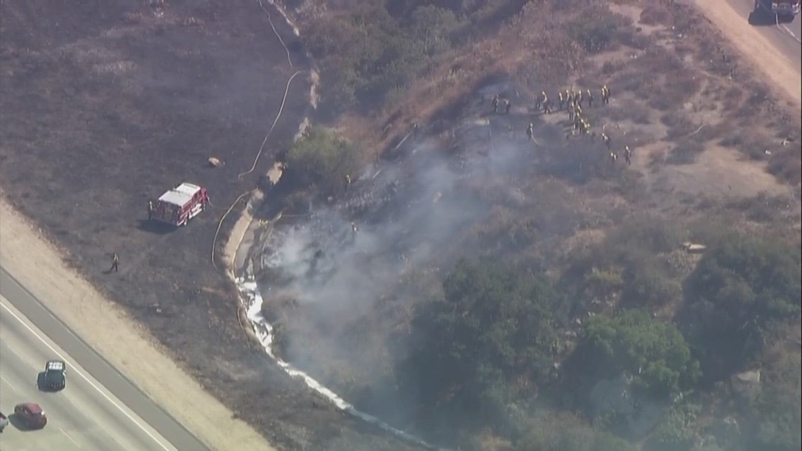 Vegetation fire burns near I-15 and Old Hwy 395 in Bonsall | cbs8.com