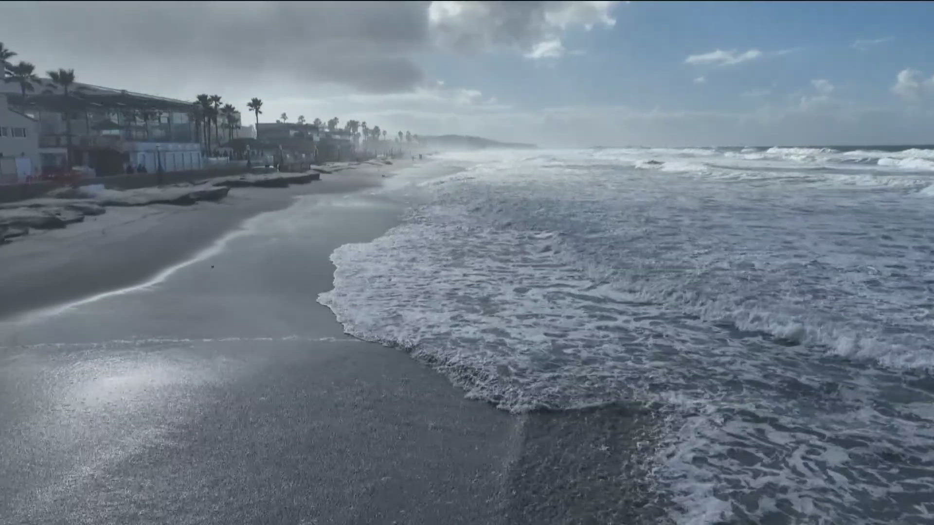 City and County crews prepare for extremely high tides.