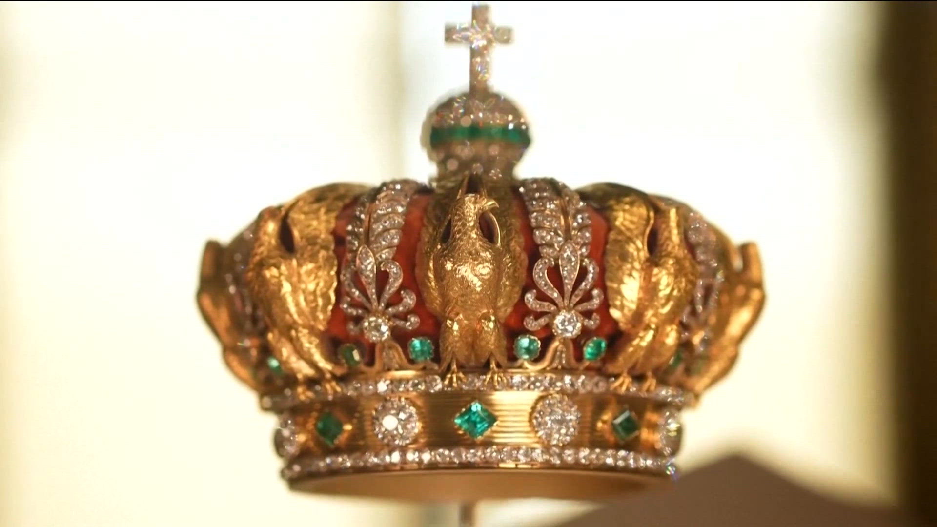 jewel crown 様 Louvre Galerie d'Apollon to reopen Wednesday nine months after