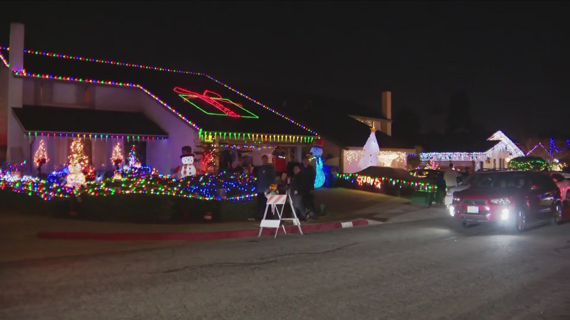 CBS 8's Rocio De La Fe visited Clairemont for some fun holiday festivities in this San Diego neighborhood on Lana Drive and Jamar Drive.