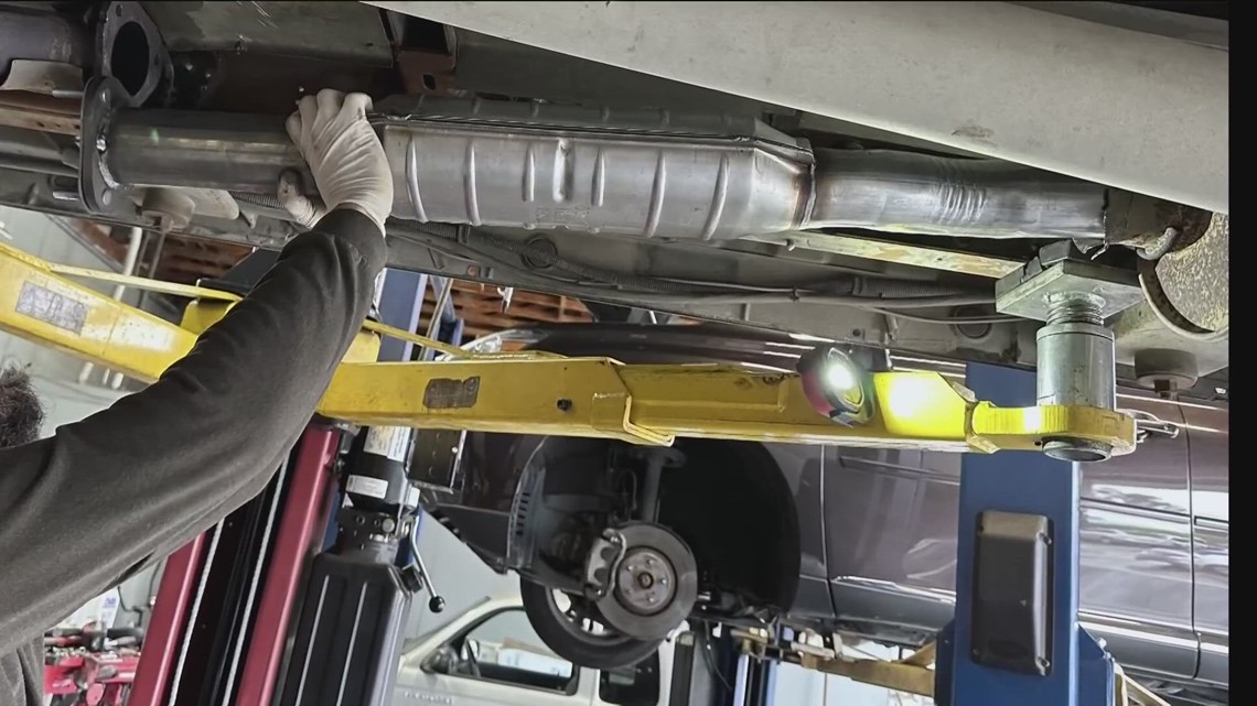 San Marcos mechanic repairs 'Mobility Van' free of charge - Vimarsana News