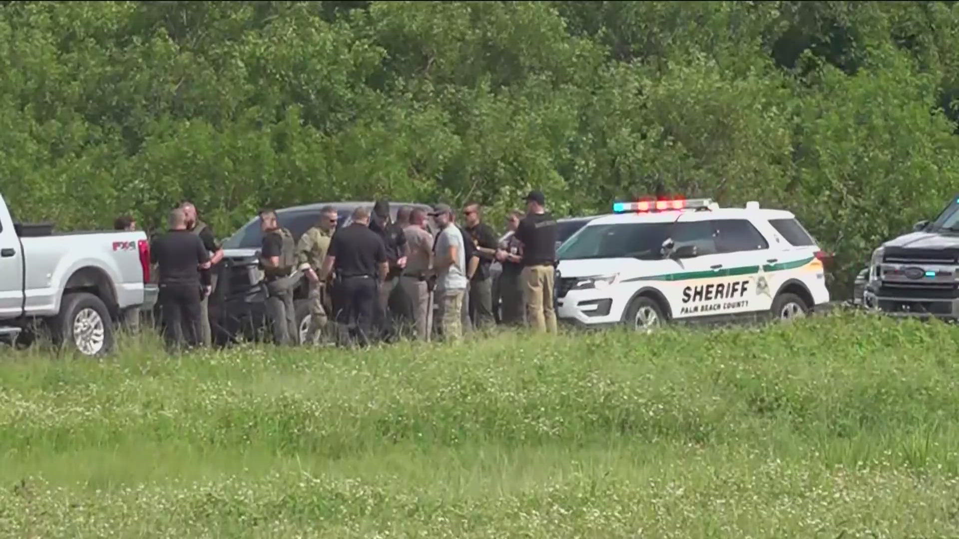 U.S. Secret Service agents stationed a few holes up from where Trump was playing noticed the muzzle of an AK-style rifle sticking through the shrubbery.