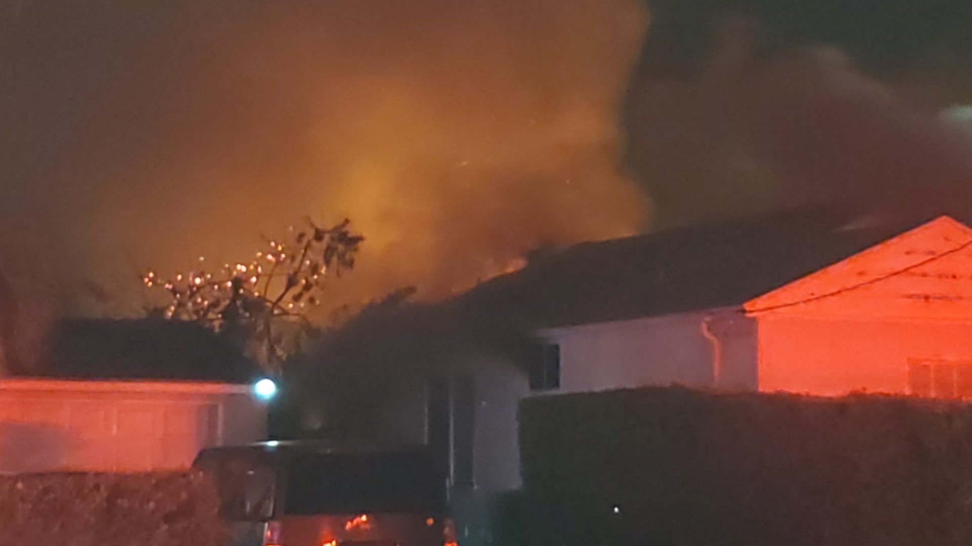 Family displaced after fire damages Chula Vista home | cbs8.com
