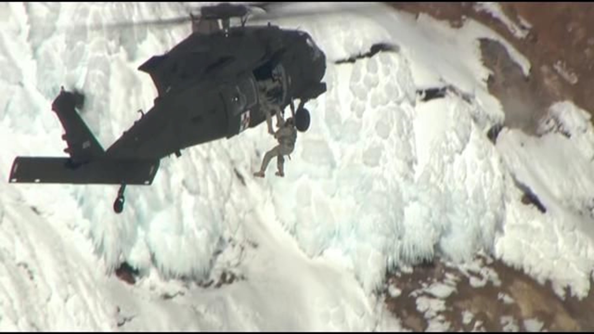 1 climber dies, others rescued on Oregon peak | cbs8.com