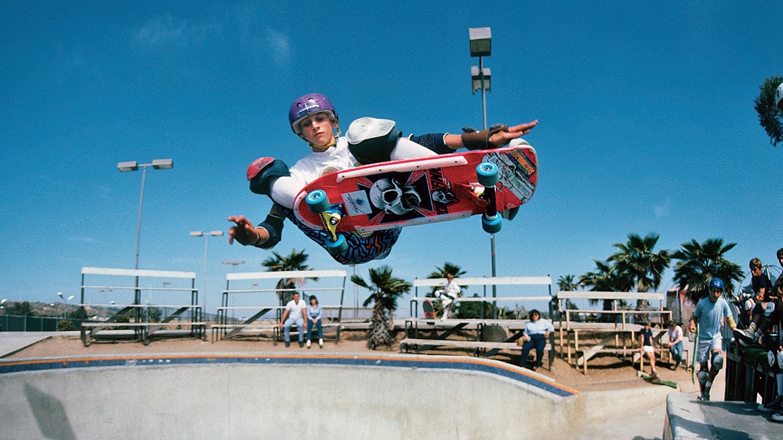 Imagination Skateboards - Anthony Frank Hawk Filheiro, conhecido como Tony  Hawk nasceu em 12 de maio de 1968 na cidade de Carlsbad, na Califórnia, se  tornou profissional no skate com 14 anos