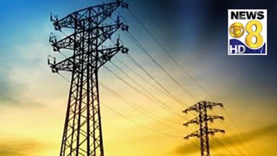 Hundreds in the dark, after truck crashes into Lakeside power pole ...