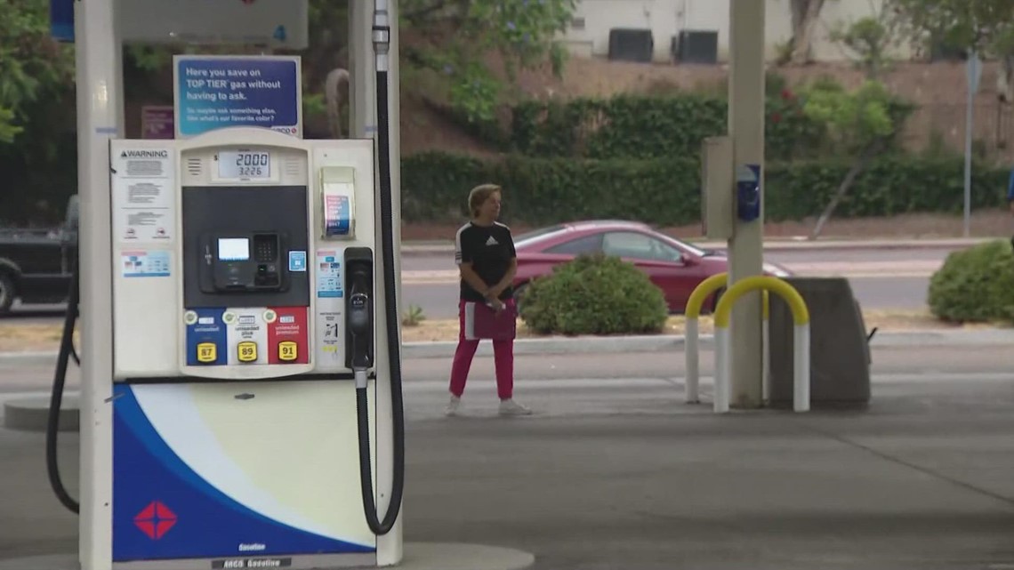 San Diego gas prices fall for 24 consecutive days