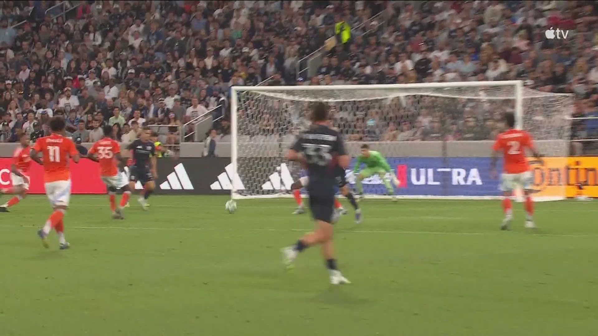 San Diego FC fell to the Houston Dynamo 4-3 in a dramatic match at Snapdragon Stadium on Saturday night, marking only their second home defeat of the season.