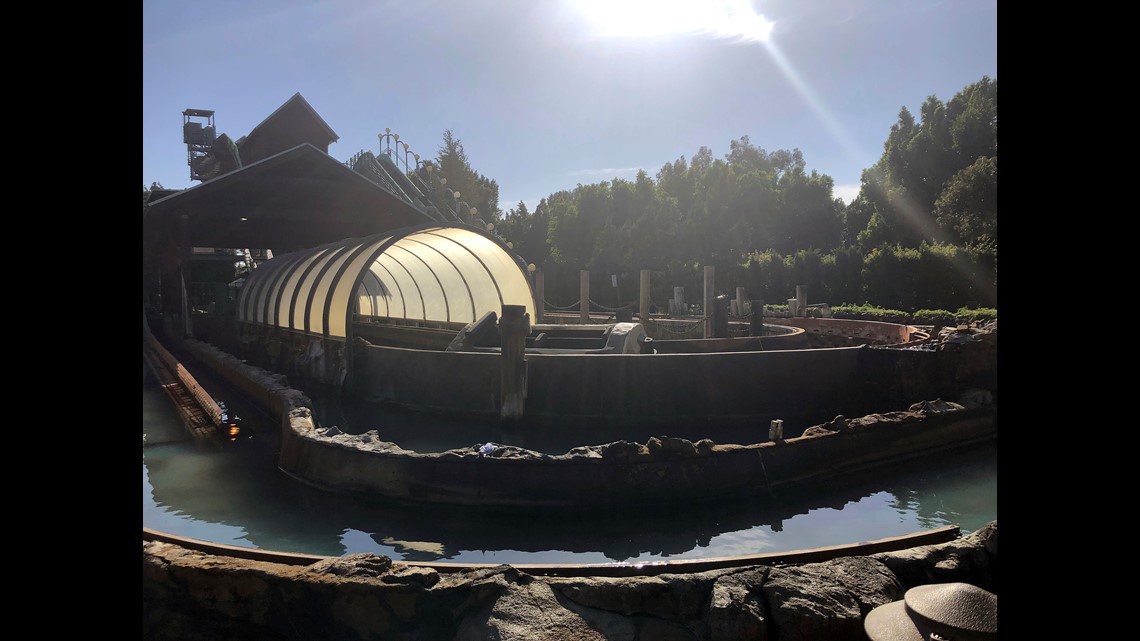 3 hurt in log ride crash at California amusement park